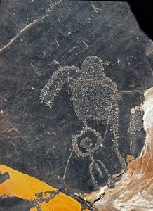 Vorgeschichte, Felskunst: Grabstein einer menschlichen Figur. Steinzeit 5000-2000 v. Chr. Taghit, Hochplateau von Hoggar (Ahaggar), Algerien