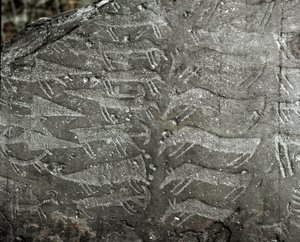 Vorgeschichte, Felskunst: Grabfelsen mit Darstellungen von Dolchen, Ochsen. Kupferzeit. Eneolithische Periode (Chalkolithikum). Roche Nr. 1. Cemmo (Brescia) Parco archeologico nazionale dei Massi di Cemmo, Italien