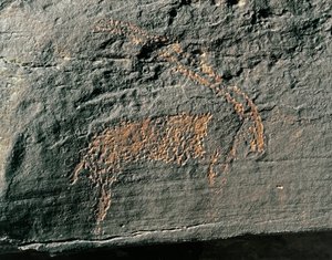 Prähistorie, Felskunst: Grabstein mit Darstellung einer Antilope
