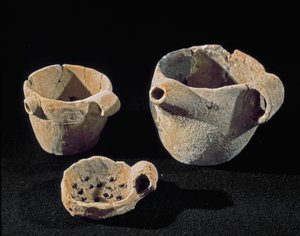 Prähistorie: Verschiedene Tafelgeschirr-Accessoires, Eisenzeit, aus Umbrien