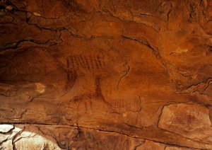 Wandmalerei aus der Steinzeit 5000-2000 v. Chr. Taghit, Hochplateau des Hoggar (Ahaggar), Algerien