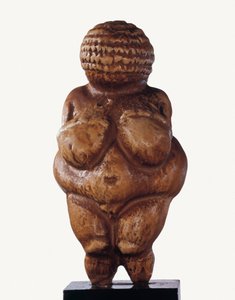 Die Venus von Willendorf. Statuette aus Kalkstein, die eine Frau mit sehr entwickelten Formen darstellt. 23000 v. Chr.