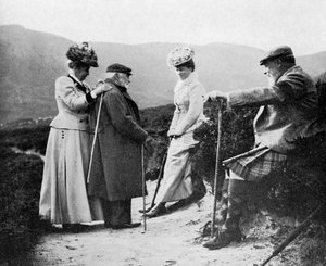 König Edward VII. 1841-1910, Prinzessin Mary, Lady Katherine Coke und Captain Welsh, 1908 von Queen Alexandra
