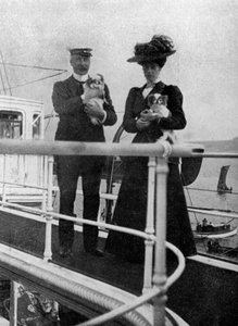 Prinzessin Victoria mit den Hunden der Königin