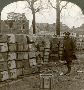 Verlassene deutsche Munition in der Nähe von Cambrai, Erster Weltkrieg, 1914-1918 von Realistic Travels Publishers
