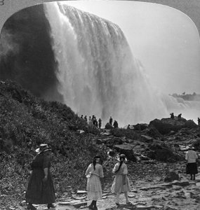 American Falls, Niagarafälle, New York, USA von Realistic Travels Publishers