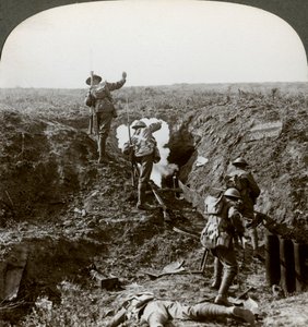 Britische Soldaten greifen die Hindenburg-Linie an, Erster Weltkrieg, 1917-1918 von Realistic Travels Publishers