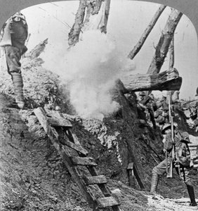 Britische Truppen gehen über die Spitze, Flandern, Belgien, Erster Weltkrieg