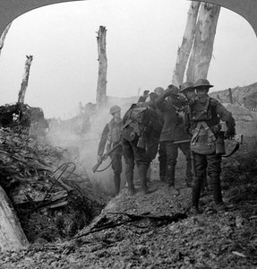 Verhör eines deutschen Soldaten, Hohenzollern-Redoute, Frankreich, Erster Weltkrieg, 1914-1918