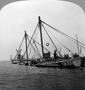 Versenktes Kriegsschiff HMS Vindictive, Ostende, Belgien, Erster Weltkrieg, 1918 von Realistic Travels Publishers