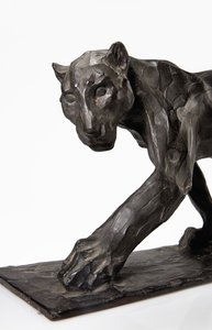 Panther im Gehen, Hinterbein erhoben, ca. 1904 von Rembrandt Bugatti