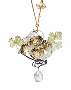 Ein Jugendstil-Email-, Diamant- und Perlenanhänger