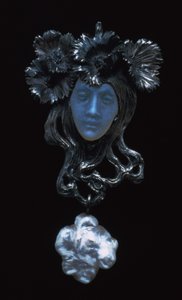 Weibliches Gesichtspendant, ca. 1898-1900 von Rene Jules Lalique