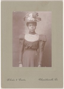 Porträt einer Frau, ca. 1910 von Rhodes & Carter