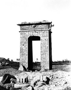 Tempelbogen in Karnak, Ägypten, 1863-1864