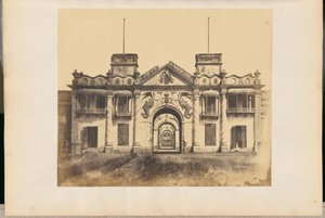 [Das Meerjungfrauentor, Kaiserbagh-Palast]