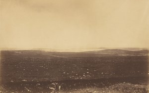 Entfernter Blick auf Sebastopol mit den Linien der Gordons Batterie von Roger Fenton