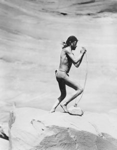 Navajo-Indianer spannt den Bogen, ca. 1913 von Roland W. Reed