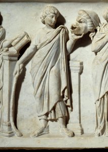 Eine Muse hält eine Maske der Komödie (Detail des Sarkophags der Musen)