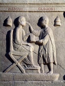 Ein Augenarzt untersucht die Augen seines Patienten (Relief, 2. Jahrhundert) von Roman