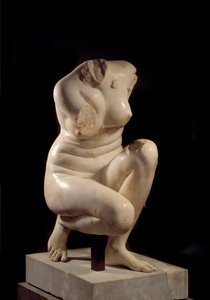 Hockende Aphrodite. Marmorskulptur aus dem 2. Jahrhundert n. Chr. von Roman