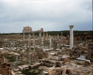 Archäologische Stätte und römisches Theater, 2.-3. Jahrhundert von Roman