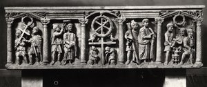 Christliches Sarkophag dekoriert mit Szenen der Passion Christi, einschließlich der Verhaftung und Christus vor Pontius Pilatus, aus den Katakomben von St. Domitilla von Roman