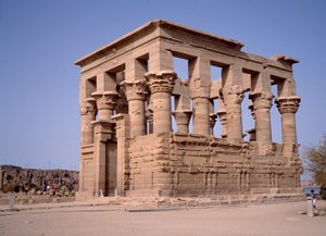 Ägyptische Antiquität: Kiosk von Marcus Ulpius Trajanus