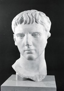Kopf von Caesar Augustus (63 v. Chr.-14 n. Chr.) von Roman
