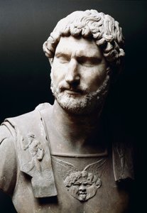 Marmorbüste des Kaisers Hadrian (Publius Aelius Hadrianus) (76-138 n. Chr.) - Rom, Musei Capitolini von Roman