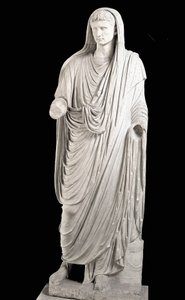Marmorskulptur des römischen Kaisers Augustus (Gaius Julius Caesar Octavianus) als Pontifex Maximus