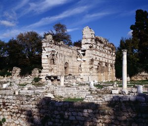 Seealpen: Überreste römischer Bäder aus dem 3. Jahrhundert in den Arenen von Nizza Cimiez. von Roman
