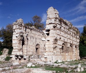 Seealpen: Überreste römischer Bäder aus dem 3. Jahrhundert in den Arenen von Nizza Cimiez. von Roman
