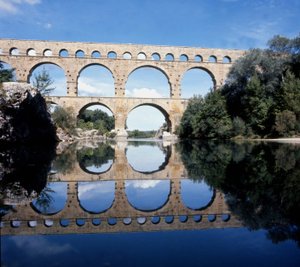 Pont du Gard. Römisches Aquädukt aus der zweiten Hälfte des 1. Jahrhunderts.