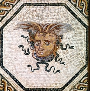 RÖMISCHE KUNST: Medusa