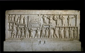 Römische Kunst (Sabiner): Flachrelief des Sarkophags von Amiternum, das einen Trauerzug darstellt. 1. Jahrhundert. von Roman