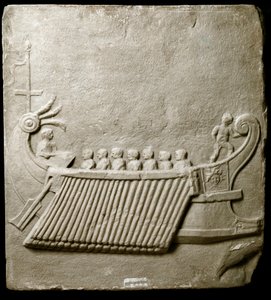 Römische Kunst: Römische Trireme - Fragment eines Marmorfrieses aus Pozzuoli