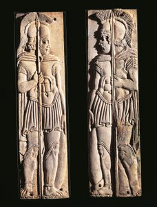 Römische Zivilisation, Paar von Knochenschnitzereien von Kriegern, aus Praeneste, Region Latium, Italien von Roman