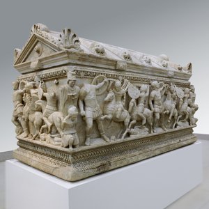 Sarkophag, der eine Schlacht zwischen Soldaten und Amazonen darstellt, 140-170 n. Chr.