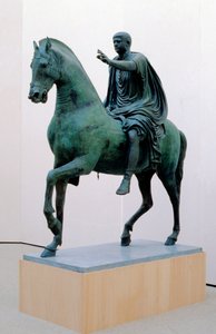 Statue aus Miseno: der Kaiser Nerva