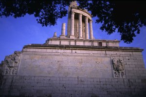 Trophäe des Augustus in der Turbie. Römisches Denkmal des 1. Jahrhunderts