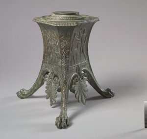 Dreifußbasis, 100-1 v. Chr. von Roman Imperial Period