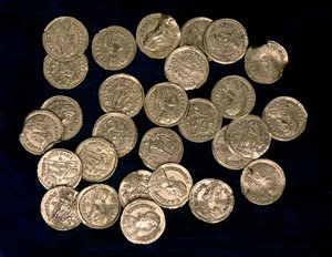 28 Münzen aus der Zeit des weströmischen Kaisers Flavius Honorius (384-423) und des oströmischen Kaisers Flavius Arcadius (377/378-408), 4. und 5. Jahrhundert von Roman Roman