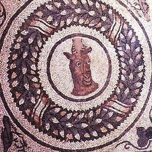 Antilopenkopf, römisches Mosaik, frühes 4. Jahrhundert