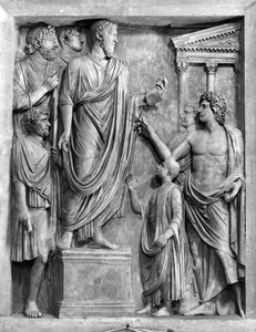 Marcus Aurelius (121-180 n. Chr.) hält eine Rede auf dem Forum, oder Hadrian (76-138 n. Chr.) hält eine Trauerrede für Sabine, wahrscheinlich 3. oder 4. Jahrhundert n. Chr. (Marmor)