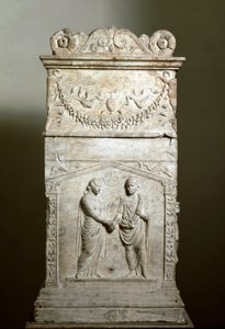 Römische Kunst: Grabaltar, der die Szene einer Hochzeit (Junctio dextrarum) darstellt - Flachrelief - Rom, Museo Nazionale Romano