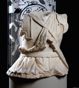 Skulptierter Torso eines Kavalleristen von Roman Roman