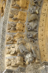 Detail des geschnitzten Gewölbes der Fassade der Kathedrale Saint Marie, Oloron Sainte Marie (Atlantische Pyrenäen) von Romanesque