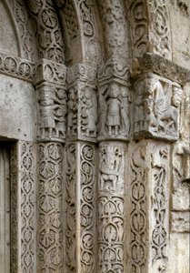 Detail der Fassade rechts vom Tor der Basilika, frühes 12. Jahrhundert (Fotografie)