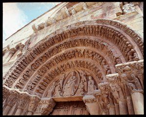 Romanische Kunst: Tympanon der Kirche von Saint Dominica (Iglesia de Santo Domingo, St. Dominikus Kirche Tympanon) 12. Jahrhundert Soria, Spanien von Romanesque